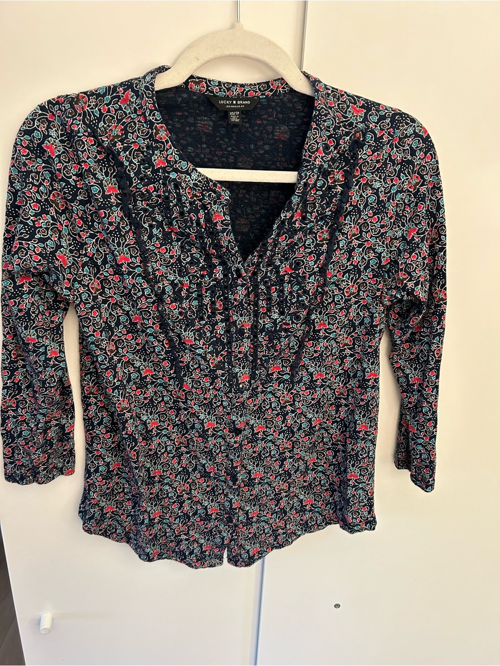 Lucky Brand navy floral pintuck peasant blouse